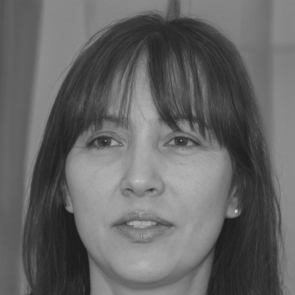 Ritratto professionale di Elena Marchetti